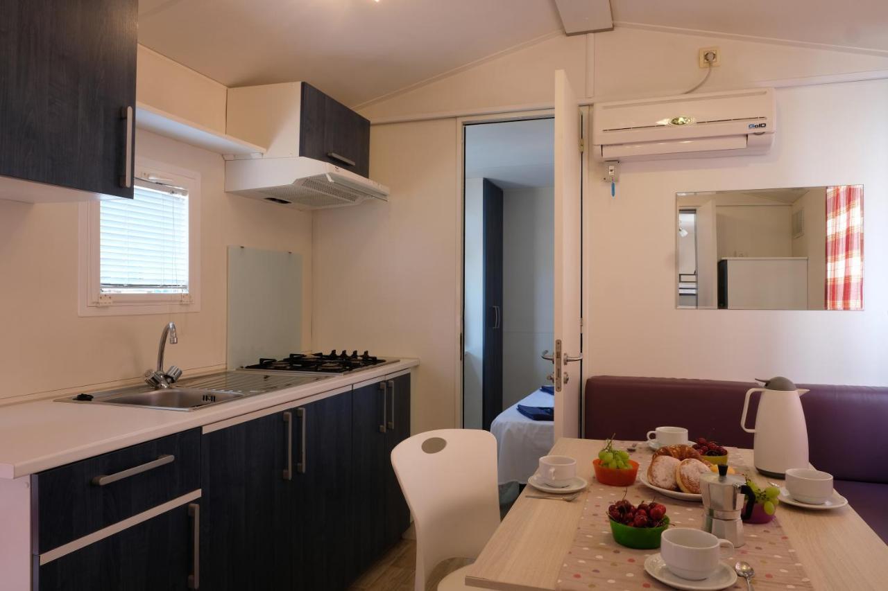 Happy Camp Mobile Homes In Camping Golden Sunset Alissos ภายนอก รูปภาพ